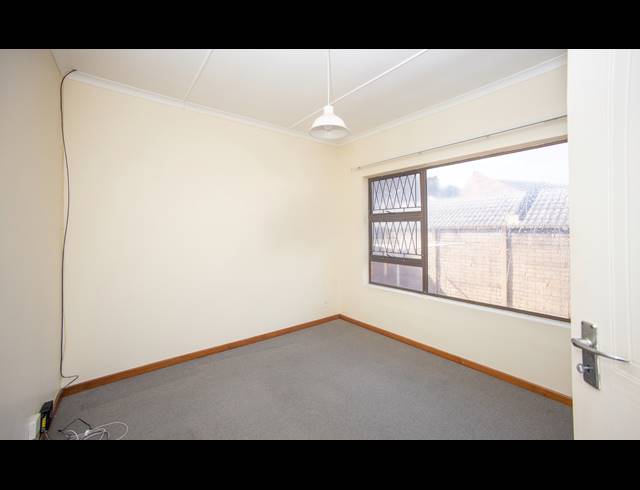 3 BEDROOM TOWNHOUSE FOR SALE IN BEACON BAY